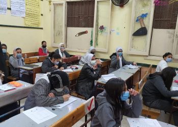 أمهات مصر: تباين الآراء حول مستوى امتحان الدراسات ولا شكاوى من الـ ICT للرابع الإبتدائي