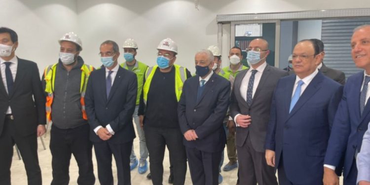 عمرو طلعت: مصنع "سامسونج" ببني سويف يستهدف تصنيع تابلت تعليمي بشعار صنع في مصر