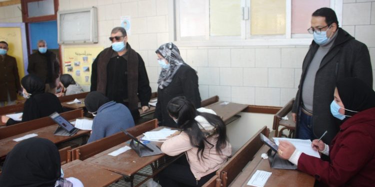 بدء امتحان العربي للشهادة الإعدادية بالقاهرة والجيزة