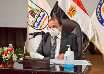 رئيس جامعة بني سويف: 1000جنية مكافأة للعاملين بمناسبة انتهاء الفصل الدراسي الأول