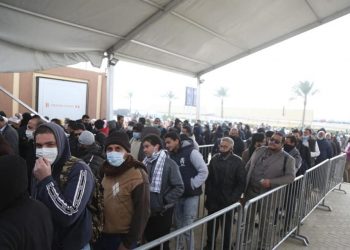 إقبال جماهيري كبير بأول ايام معرض القاهرة الدولي للكتاب في دورته 53