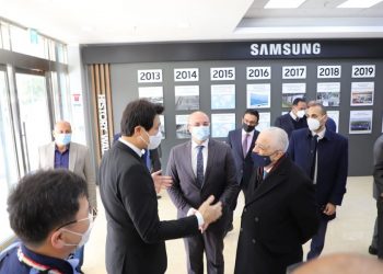 لتلبية احتياجات الوزارة.. شوقي يشهد توقيع عقد تصنيع الشاشات التفاعلية بين العربية للتصنيع و بروميثيان الإنجليزية