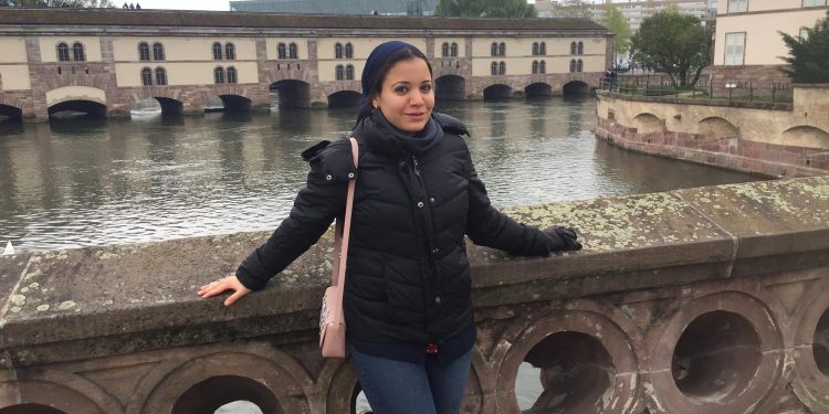 سارة حجي خريجة الجامعة الألمانية تفوز بجائزة في مجال الأورام السرطانية