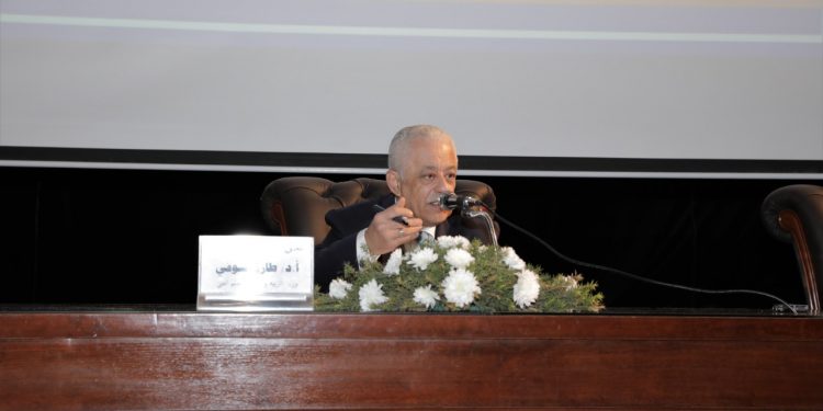 "شوقي" يكشف المواصفات الواجب توفرها بالمعلمين الفترة المقبلة
