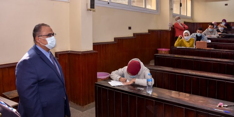 «سعود» يتفقد امتحانات كلية التربية جامعة عين شمس