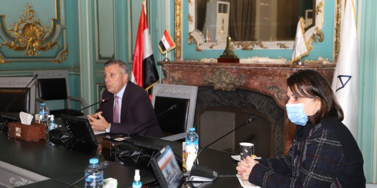 21 طالبا متفوقا من جامعة عين شمس في زيارة لـ «إكسبو دبي ٢٠٢٠»