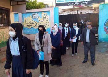 غافلت مدرسها.. "الجيزة" تكشف تفاصيل سقوط تلميذة من الدور الثالث