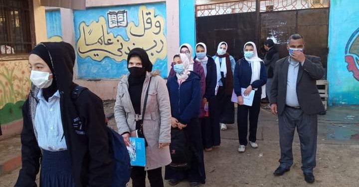 غافلت مدرسها.. "الجيزة" تكشف تفاصيل سقوط تلميذة من الدور الثالث