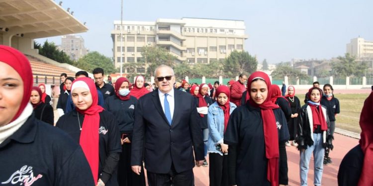 800 طالب وطالبة بأسرة “من أجل مصر” يشاركون بجامعة القاهرة في اليوم الرياضي