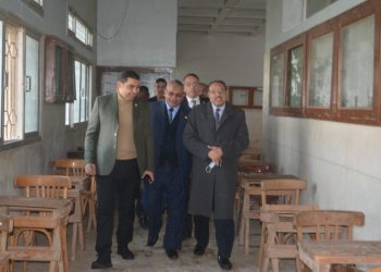 نائب رئيس جامعة الأزهر يتابع الانتهاء من تجهيز مقار لجان امتحانات الفصل الدراسي الأول بأسيوط