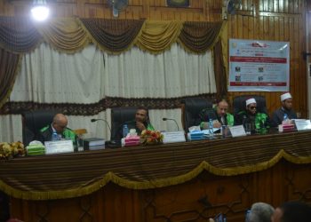 نائب رئيس جامعة الأزهر يناقش رسالة " الماجستير" بكلية أصول الدين والدعوة بأسيوط