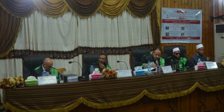 نائب رئيس جامعة الأزهر يناقش رسالة " الماجستير" بكلية أصول الدين والدعوة بأسيوط