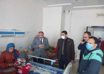 نائب رئيس جامعة الأزهر يتفقد الأقسام الداخلية بالمستشفى الجامعي بأسيوط