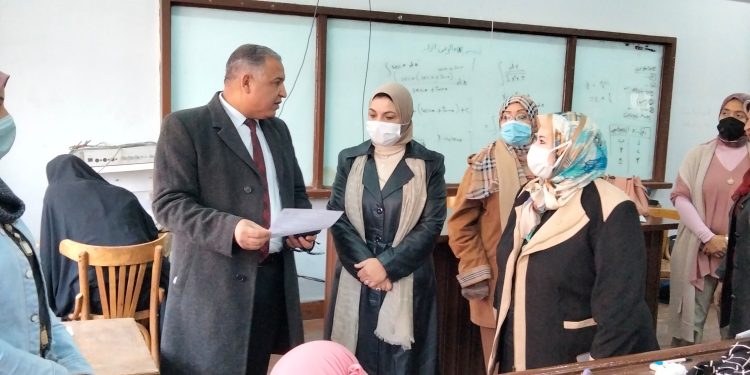 نائب رئيس جامعة الأزهر يتفقد امتحانات كليات البنات ويشدد على الالتزام بالإجراءات الاحترازية