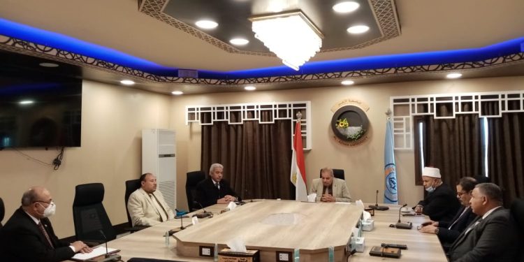 لجنة الأزمات بجامعة الأزهر تتابع سير العمل بلجان الامتحانات وتشدد على الإجراءات الاحترازية