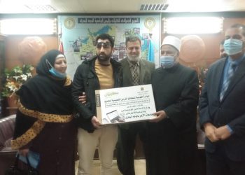 توزيع 172 جهاز لاب توب مزود ببرنامج ناطق لأصحاب البصيرة بكليات جامعة الأزهر