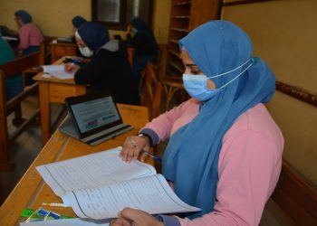 مواصفات أسئلة امتحان الإنجليزي لأولي وثانية ثانوي