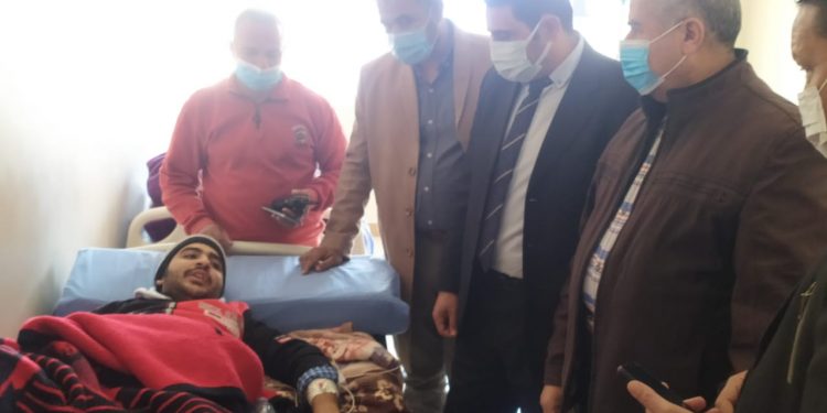 نائب رئيس جامعة الأزهر يرسل وفدا لزيارة الطالب المصاب فى حادث القطار بأسيوط