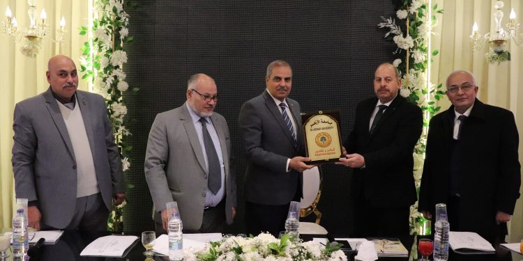 مجلس جامعة الأزهر يكرم اللواء أيمن الدرديري ويشيد بجهوده في لجنة الأزمات وفي مؤتمر المناخ