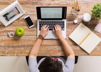 تفاصيل برنامج وزارة الاتصالات لتدريب الشباب على مهارات العمل الحر