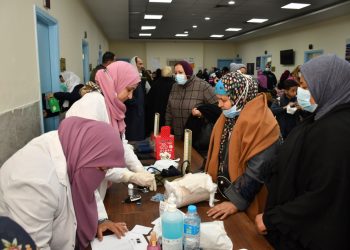 حياة كريمة.. جامعة عين شمس تنظم قافلة «أهالينا 1» بحي السلام أول