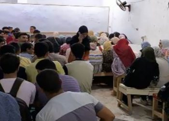 سقط السقف عليهم.. إصابة 43 طالب بالثانوية العامة اثناء تلقيهم مراجعة الكيمياء