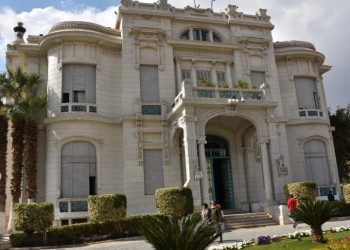 أحمد عبد الفتاح قائما بأعمال أمين عام جامعة عين شمس