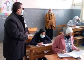 ورقي أم إلكتروني.. التعليم تعلن الشكل النهائي لامتحان منتصف العام لطلاب الأول والثاني الثانوي