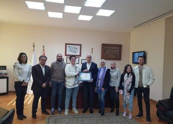 طلاب «طب أسنان عين شمس» يحصلون علي المركز الثالث في مسابقة «إيدك دبي»