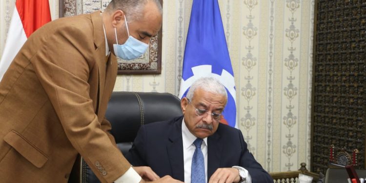محافظ السويس يعتمد نتيجة الشهادة الاعدادية التيرم الأول بنسبة نجاح  74.42%