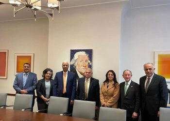 رئيس جامعة العلمين الدولية يلتقى رئيس جامعة جورج واشنطن لبحث التعاون المشترك