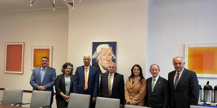 رئيس جامعة العلمين الدولية يلتقى رئيس جامعة جورج واشنطن لبحث التعاون المشترك