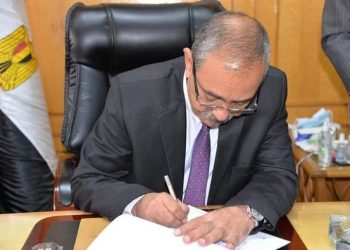 بنسبة نجاح 76٪.. محافظ الإسماعيلية يعتمد نتيجة الشهادة الإعدادية