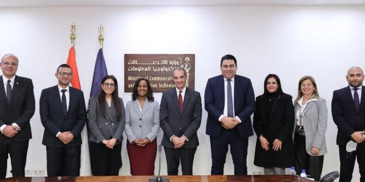 لتنمية مهارات طلاب ومعلمي مدارس WE .. بروتوكول تعاون بين المصرية للاتصالات و “IBM”