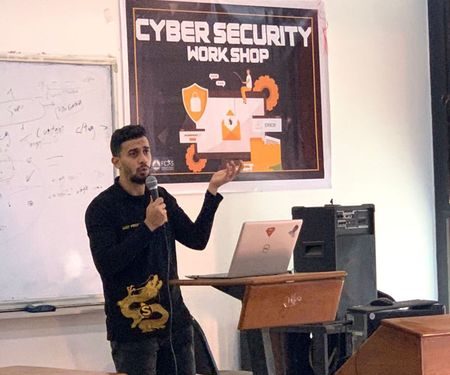 «حاسبات عين شمس» تنظم ورشتي عمل