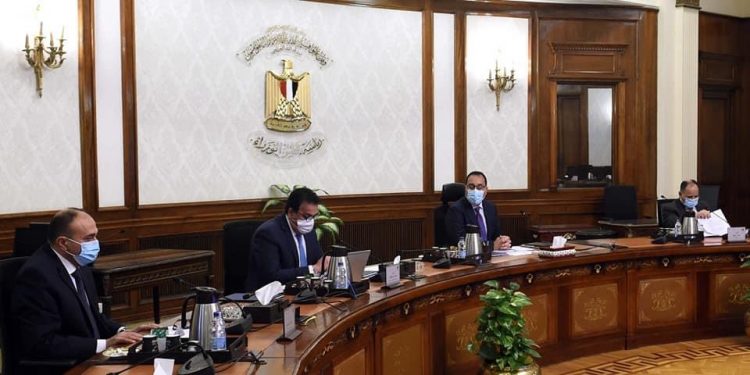 رئيس الوزراء يتابع الموقف التنفيذي للجامعات الأهلية وآليات تمويلها