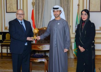 ملحق التعليم لدولة الإمارات لدى جمهورية مصر يلتقي رئيس جامعة القاهرة
