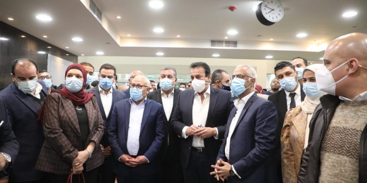 وزير التعليم العالي ومحافظ بورسعيد يتفقدان مستشفى جامعة بورسعيد