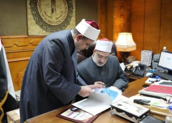 وكيل الأزهر يعتمد نتيجة الشهادتين الابتدائية والإعدادية للفصل الدراسي الأول ٢٠٢٢