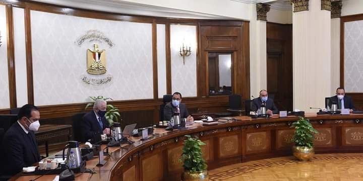 «مدبولي»: تكليفات رئاسية ببدء إجراءات تعيين 30 ألف معلم