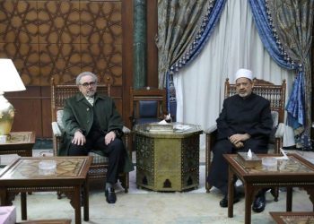شيخ الأزهر يدعو للتصدي لحملات التغريب والانسلاخ من الهوية