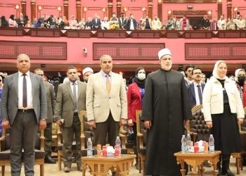 وكيل الأزهر يحضر حفل تخرج طالبات كلية طب البنات