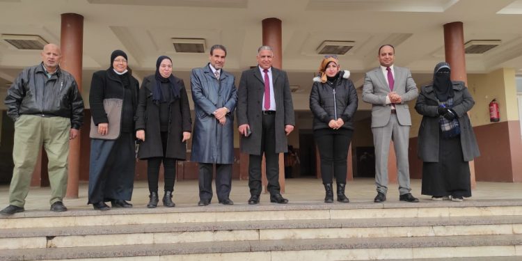 نائب رئيس جامعة الأزهر يتفقد لجان الامتحانات بكلية التربية الرياضية للبنات