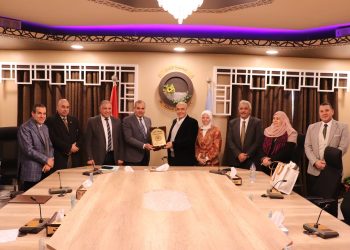 رئيس جامعة الأزهر يثمن جهود مؤسسة العربي في خدمة الصناعة الوطنية