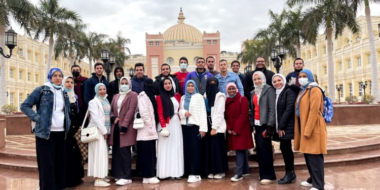 وفد من طلاب جامعة الأزهر يشارك في برنامج تدريب إعداد القادة في الجامعة البريطانية