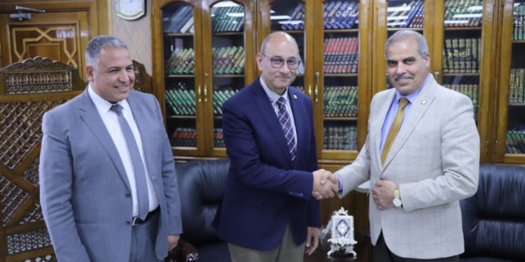 رئيس جامعة الأزهر يكرم الدكتور ياسر البطراوي ويشيد بجهوده محليا وإقليميا ودوليا