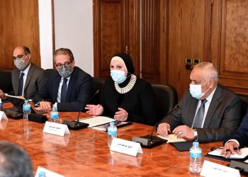 وزيرة التجارة تعقد اجتماعاً لبحث استعدادات مشاركة مصر كضيف شرف الدورة الـ25 لمنتدى بطرسبرج الدولي