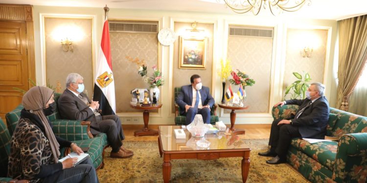 وزير التعليم العالي يستقبل سفير أرمينيا بالقاهرة لبحث دعم التعاون العلمي بين البلدين