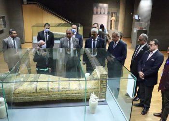 رئيس جامعة الأزهر يزور مكتبة الإسكندرية بصحبة طلاب من أجل مصر