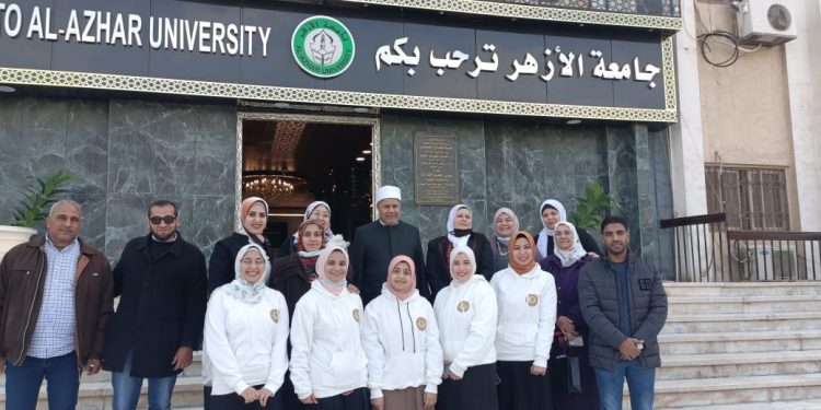طالبات جامعة الأزهر يشاركن في المؤتمر الطلابي الرابع لكليات التمريض بجامعة أسيوط